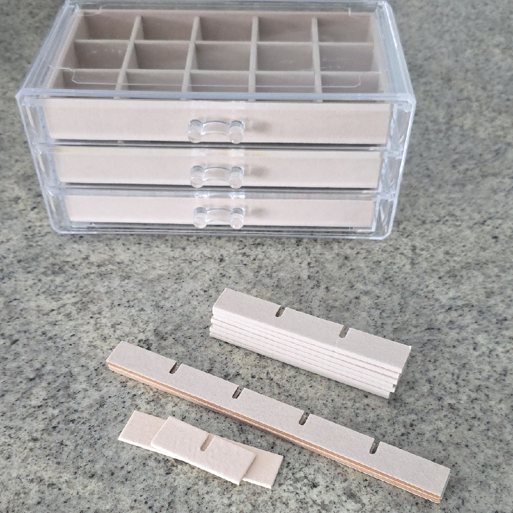Clear Acrylic Jewlery Box With Beige Drawer Organizer